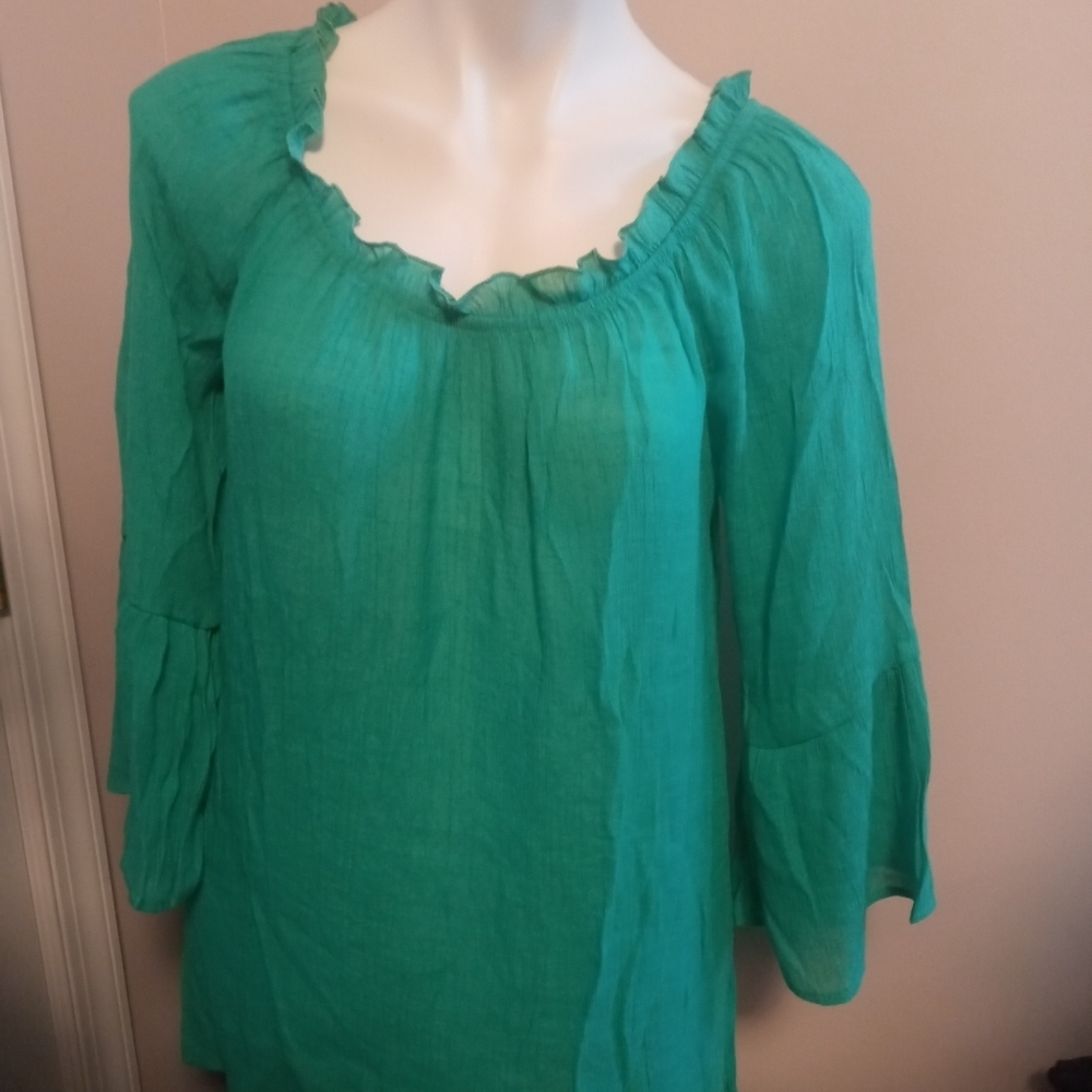Forgotten Grace green tunic top